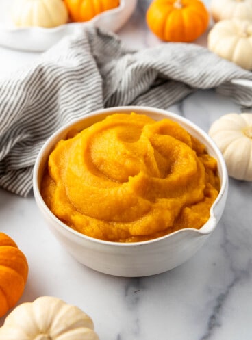 An image of a bowl of homemade pumpkin puree.