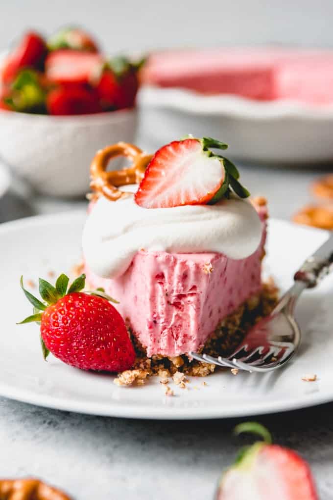 Easy Strawberry Icebox Pie Recipe with Pretzel Pie Crust
