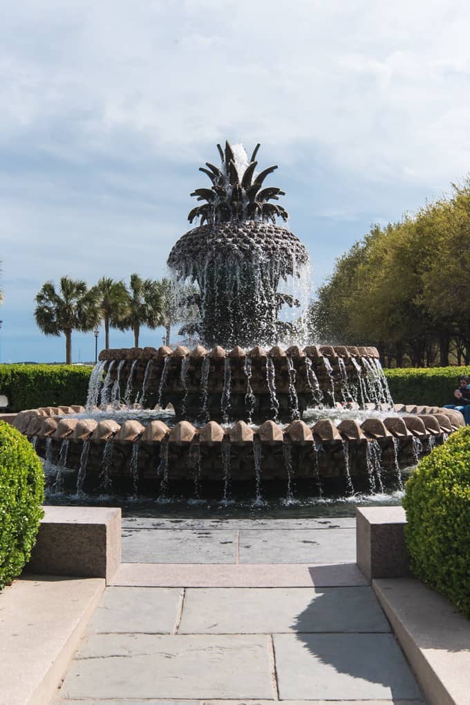 An image of the pineapple fountain at Waterfront Park in Charleston, South Carolina.