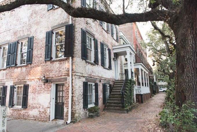 An image of a house on the corner of Jones Street in Savannah, Georgia.