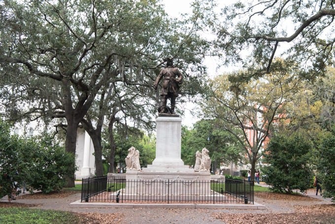 An image of the Pulaski monument in Savannah, Georgia.