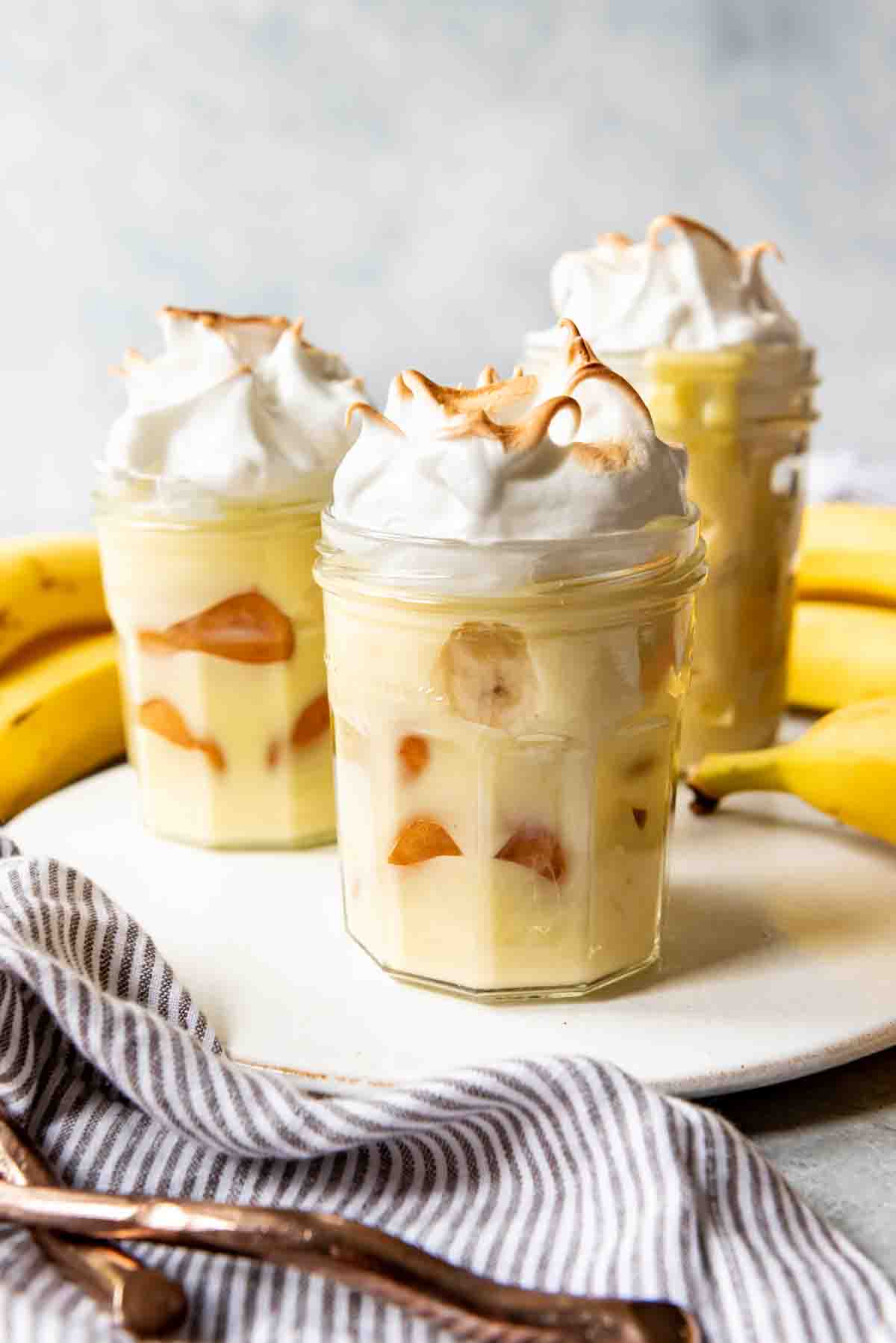 Jars full of southern banana pudding.