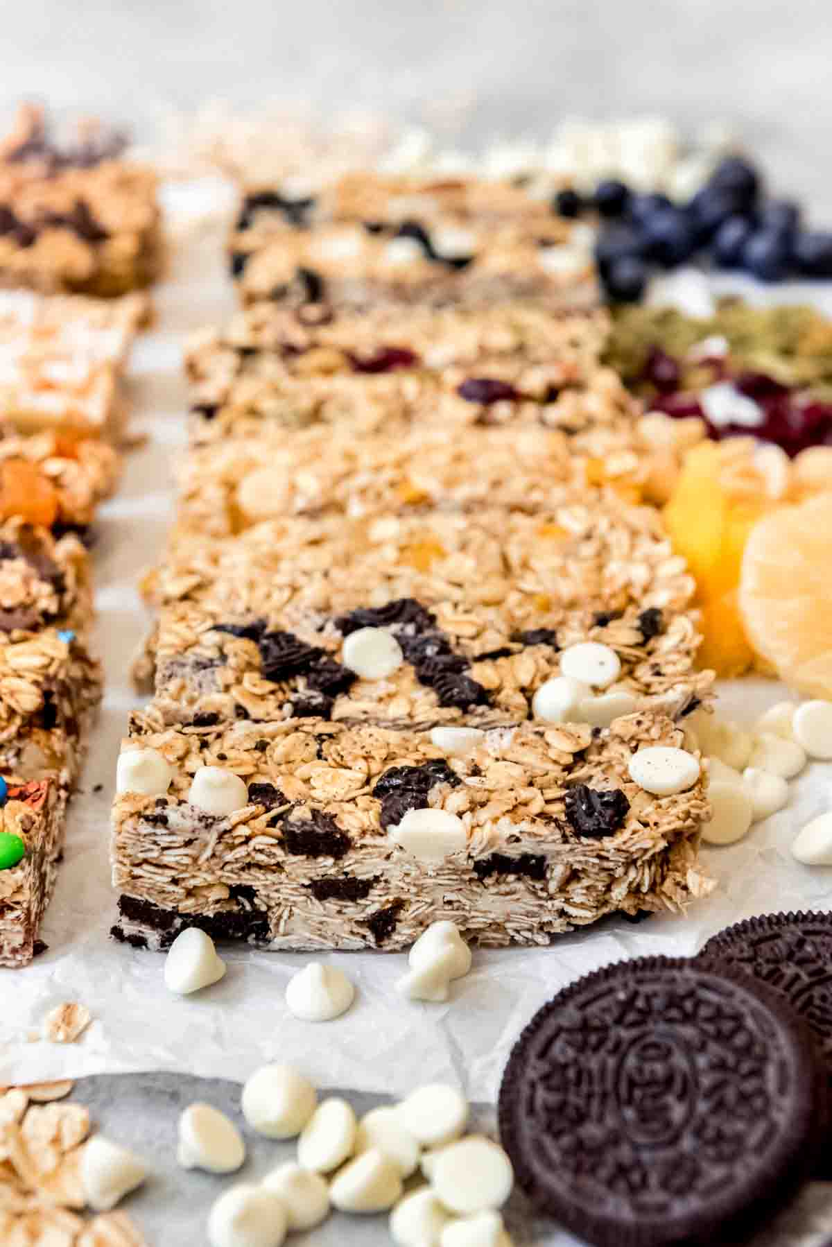 An image of a cookies & cream granola bar.