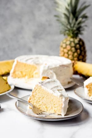 A side view of a pineapple sponge cake.