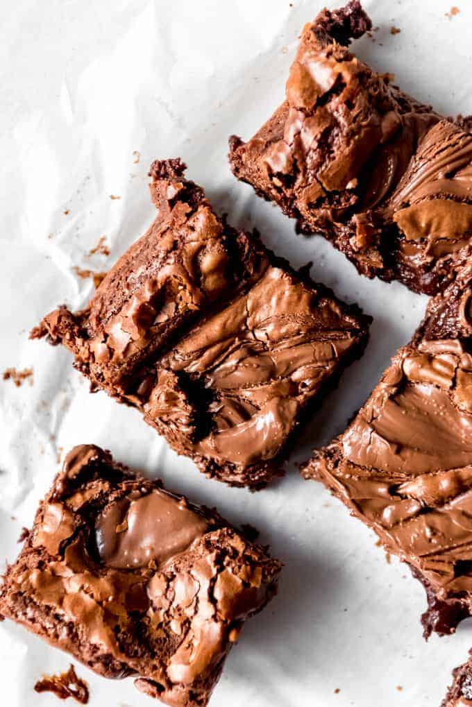 An image of easy brownies made with chocolate hazelnut spread.