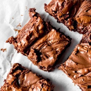 An image of easy brownies made with chocolate hazelnut spread.