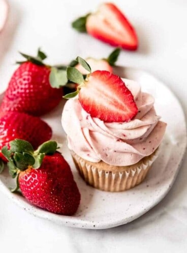 cropped-Strawberry-Cupcakes-11.jpg