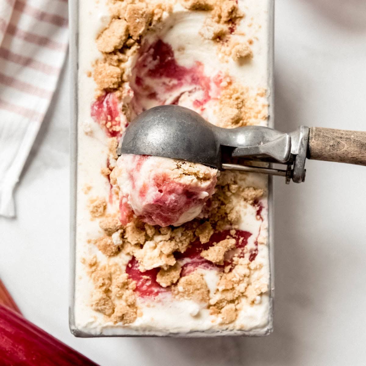 Roasted Rhubarb Crumble Ice Cream