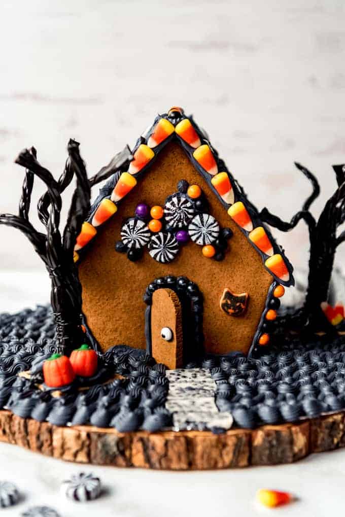 unique gingerbread house designs