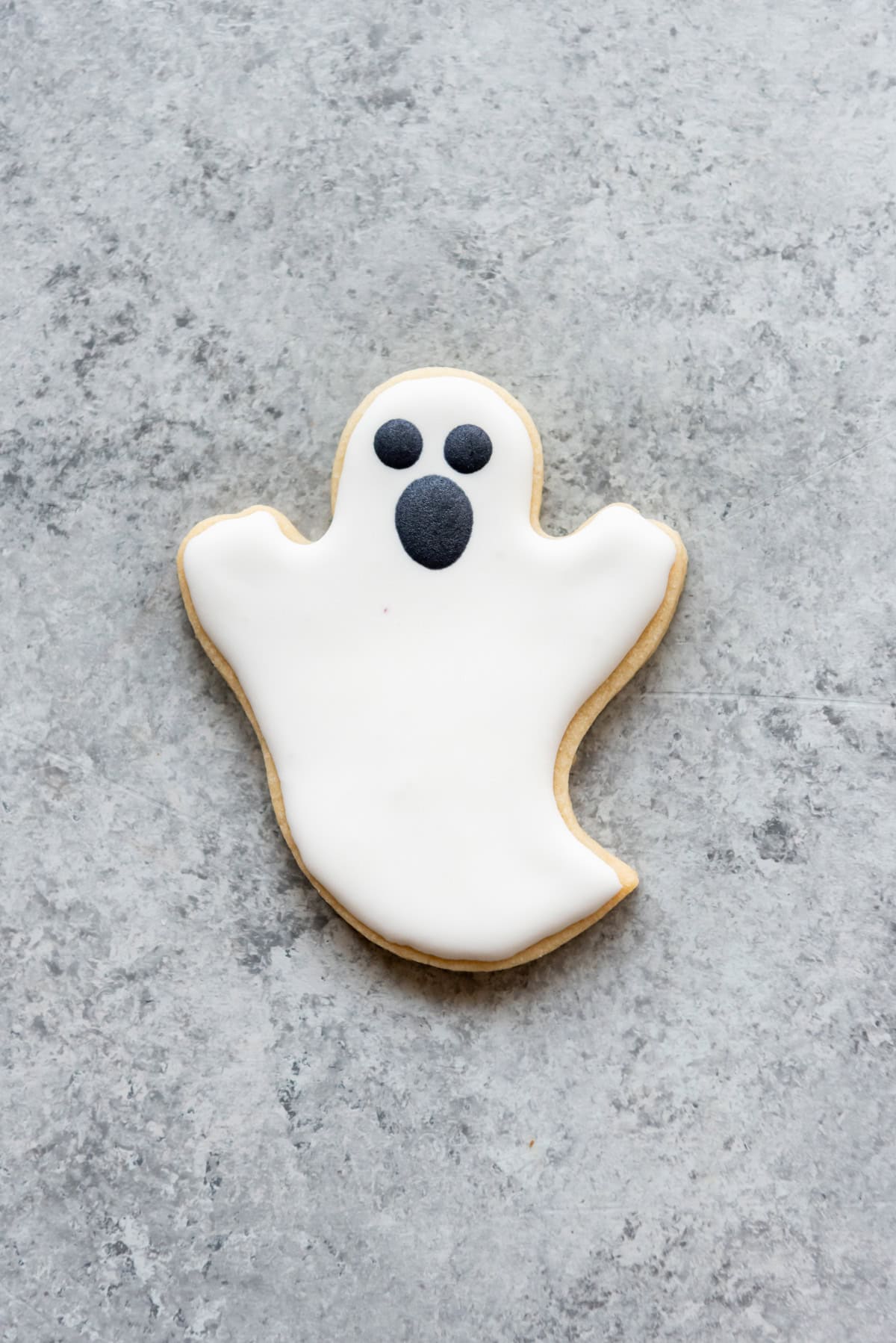 An image of a ghost sugar cookie.