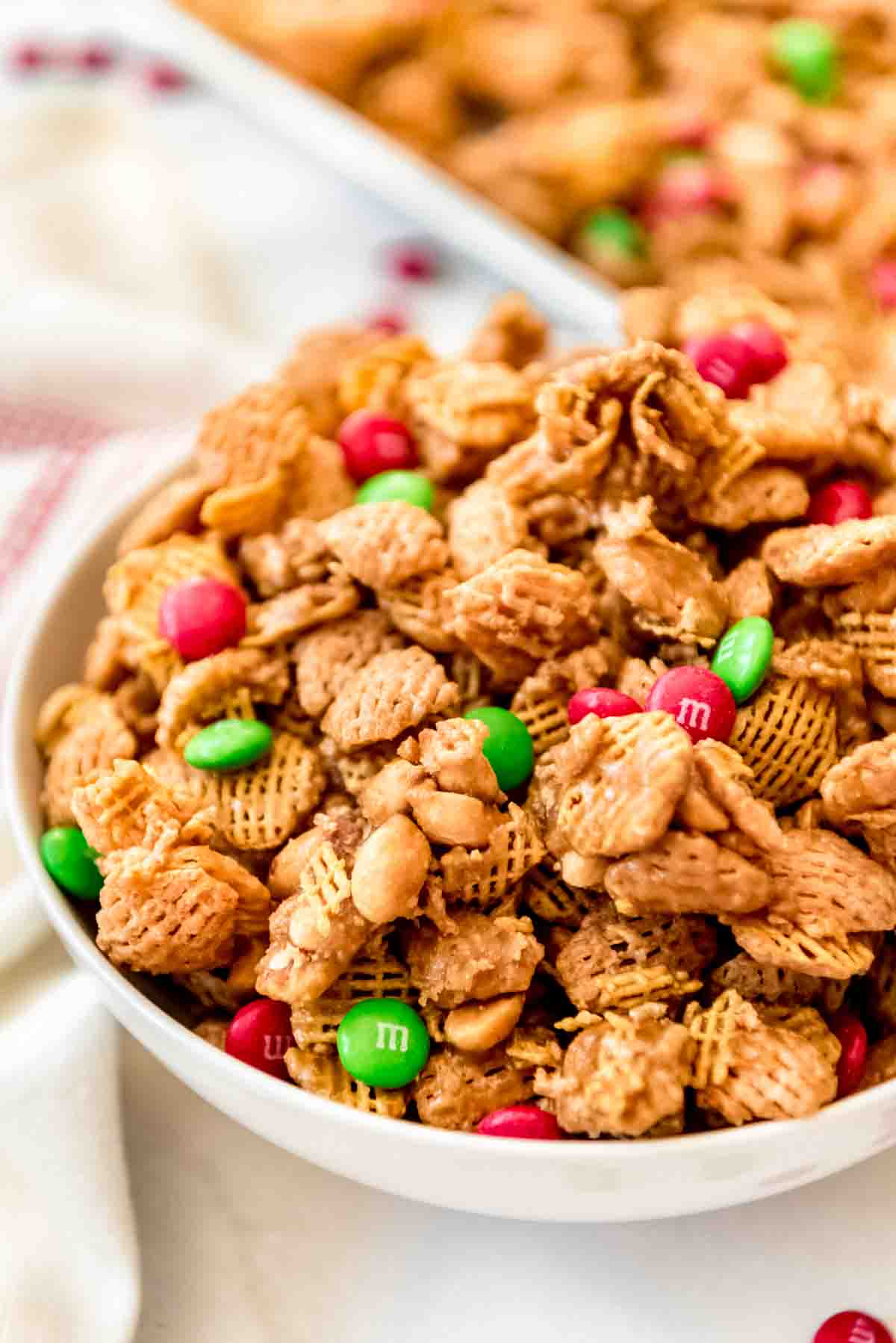 A bowl of crunchy crispix mix