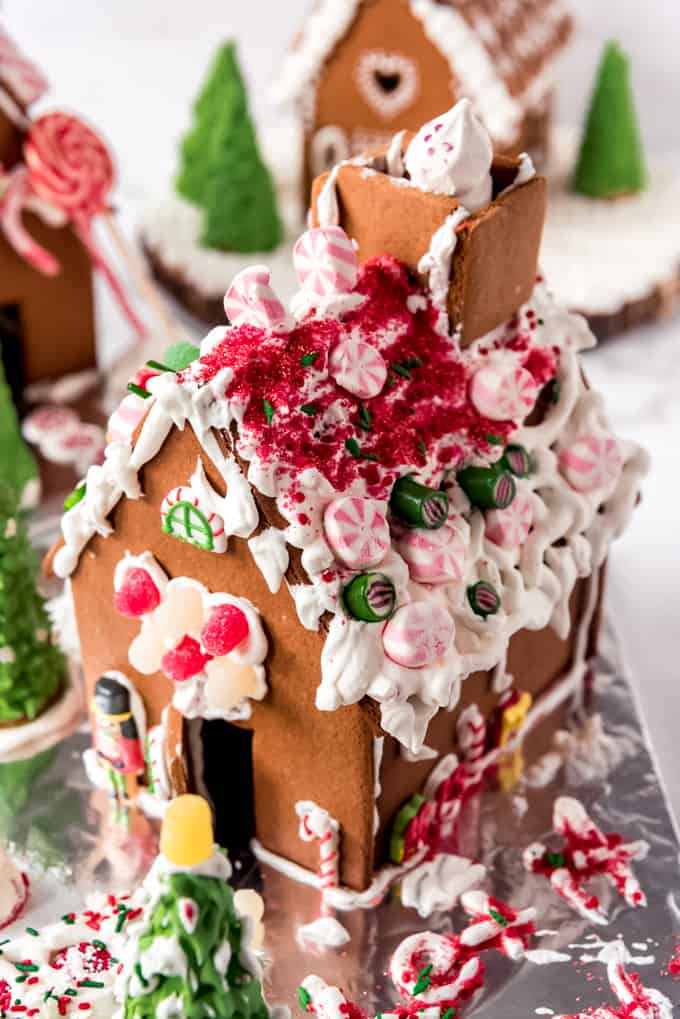 https://houseofnasheats.com/wp-content/uploads/2020/12/How-to-Make-a-Gingerbread-House-40.jpg