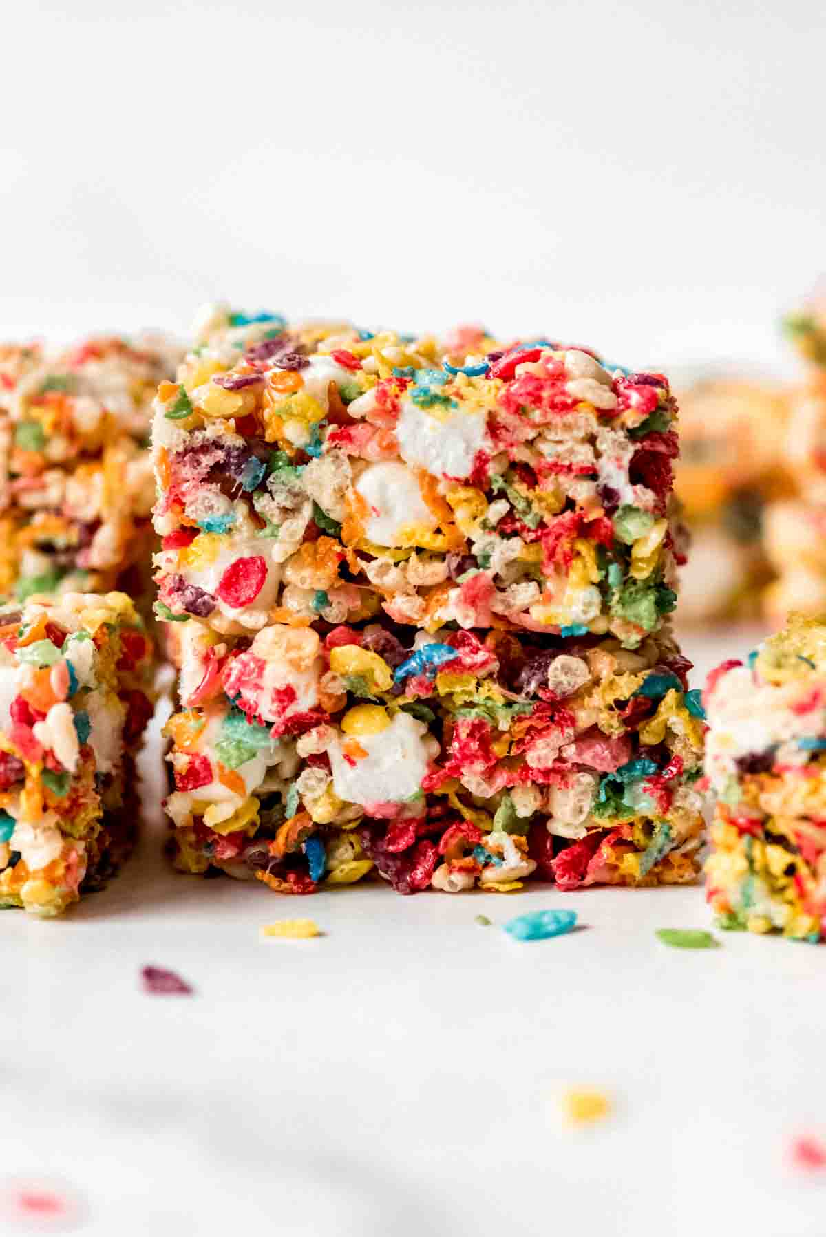 A stack of rice krispie treats.