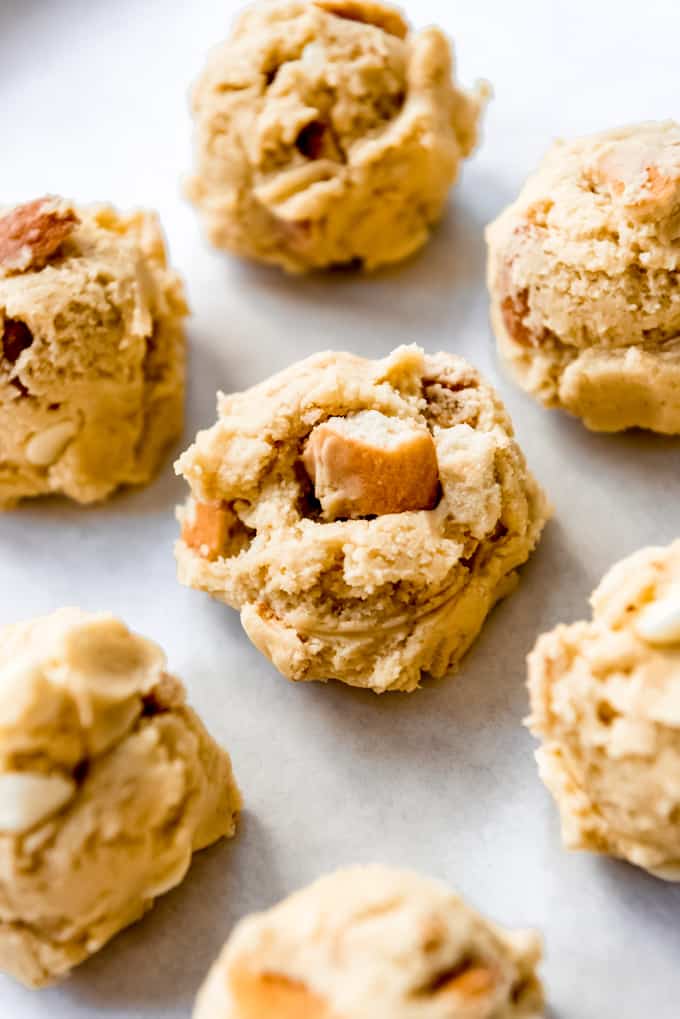 balls of unbaked banana pudding cookie dough