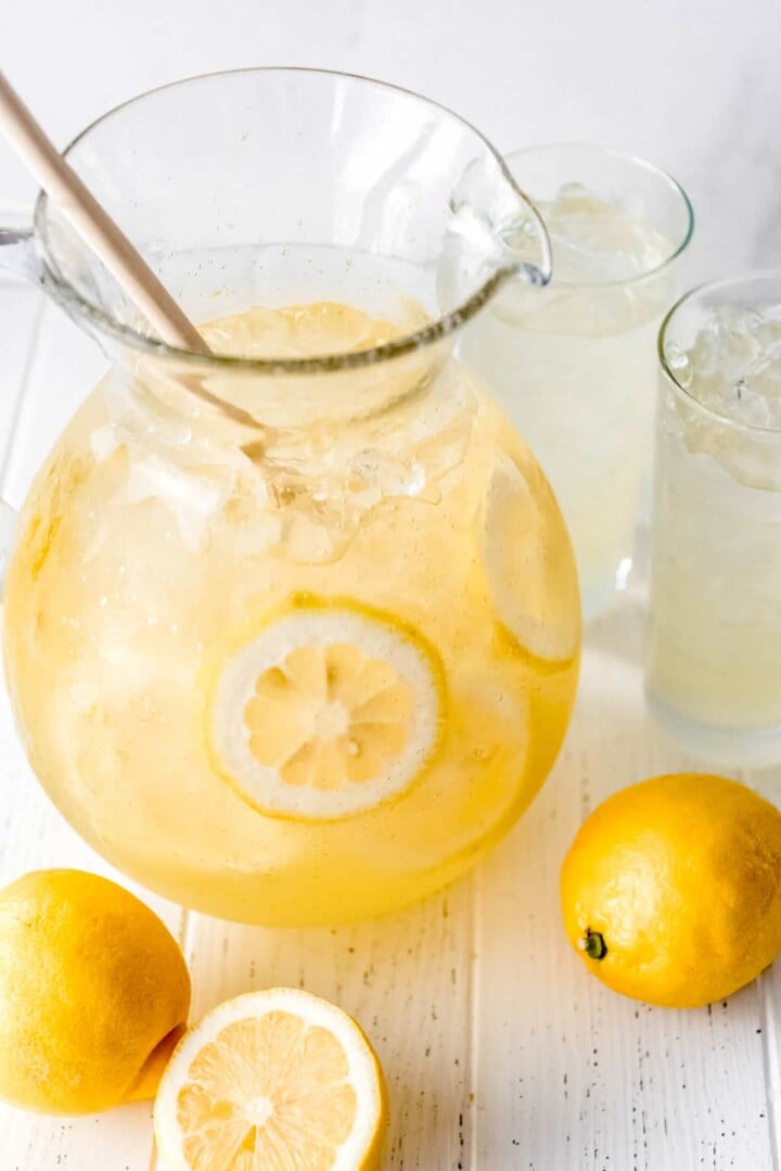 Fresh Squeezed Lemonade Recipe - House of Nash Eats