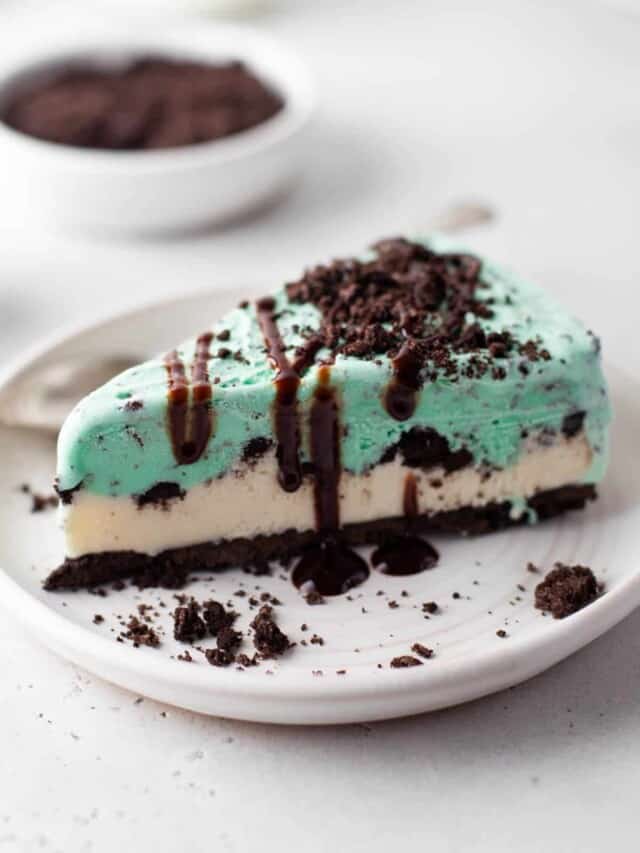 Easy Grasshopper Ice Cream Pie Recipe Story - House of Nash Eats