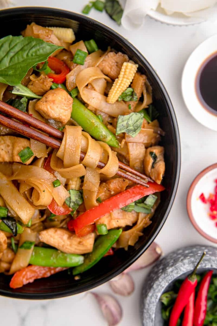 Easy Thai Drunken Noodles - House of Nash Eats