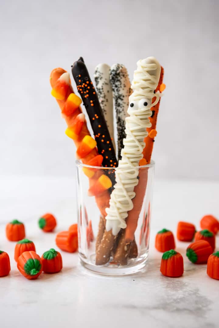 Easy & Fun Chocolate Covered Halloween Pretzels - House of Nash Eats