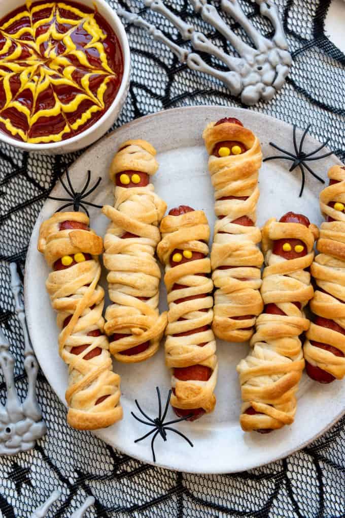 Easy Halloween Mummy Dogs - House of Nash Eats