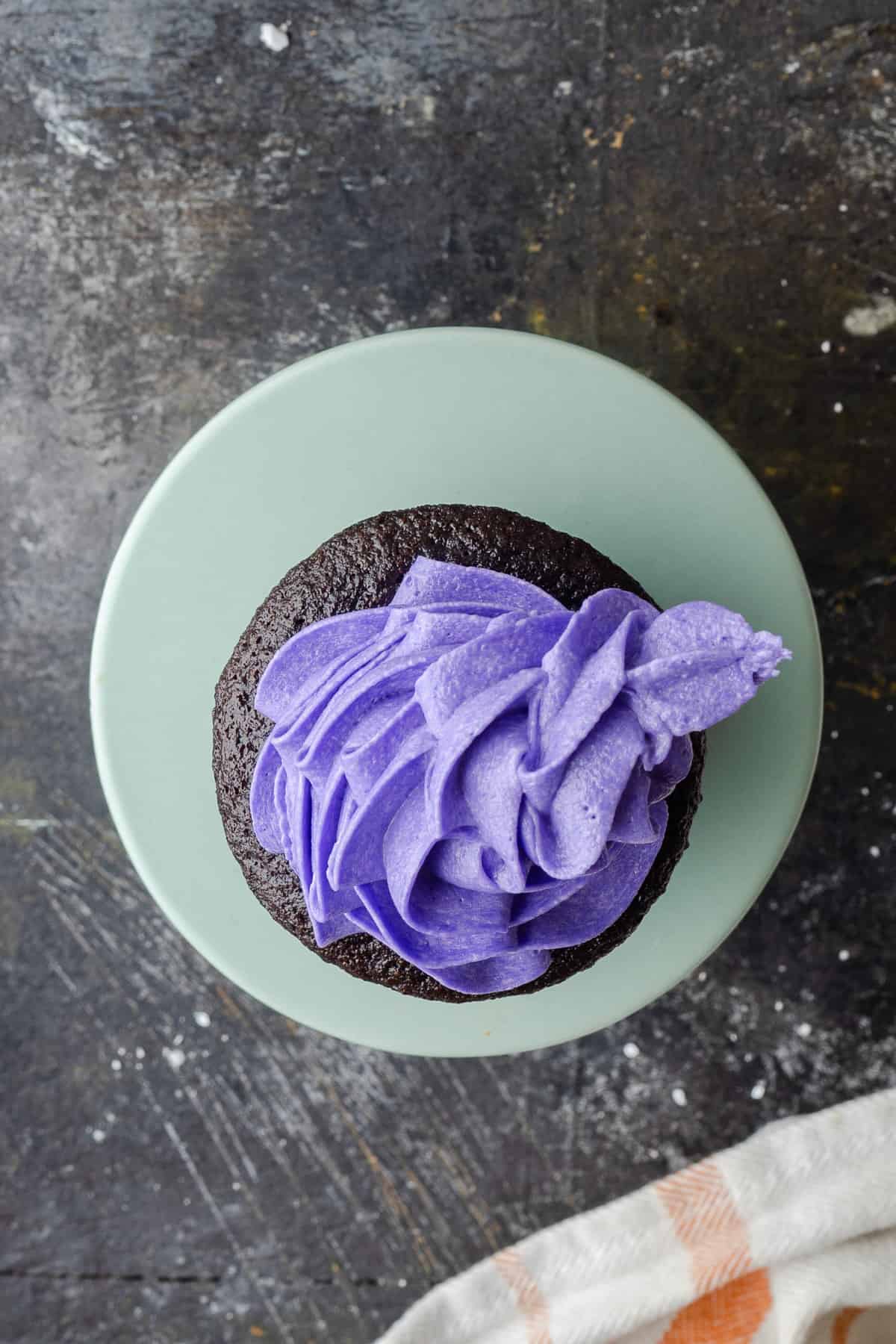 The finished purple cupcake frosting.