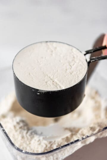 How to Measure Baking Ingredients Correctly - House of Nash Eats