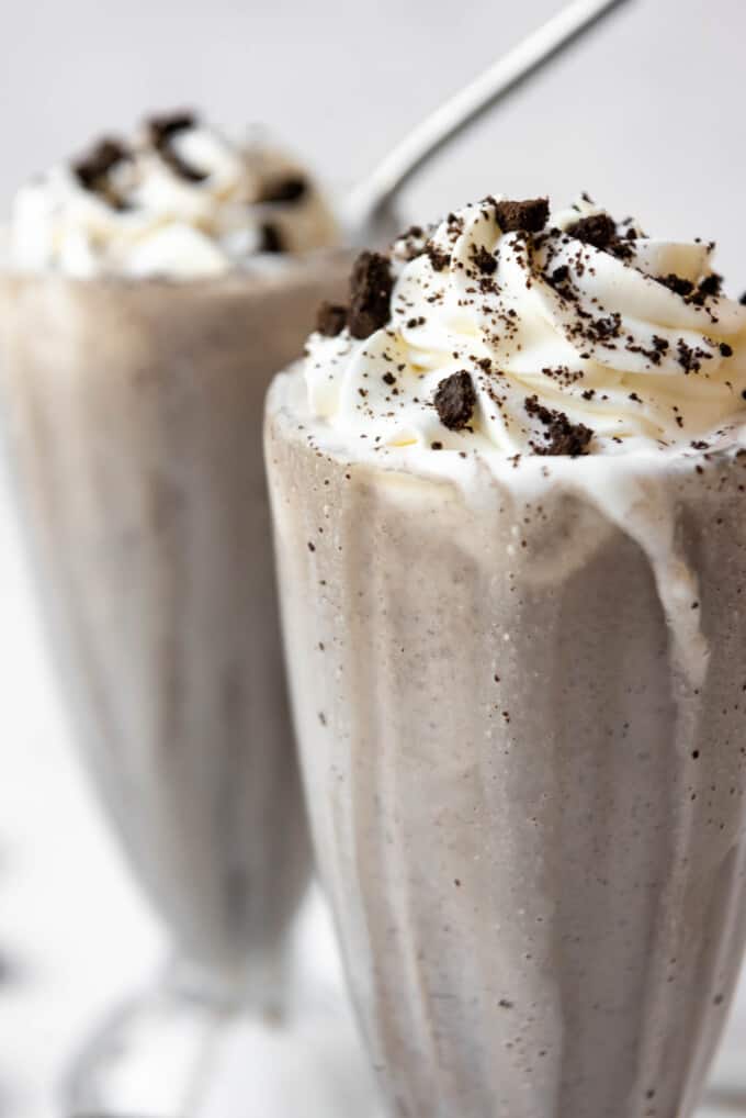 Easy Oreo Milkshake (Only 3 Ingredients!) - House of Nash Eats