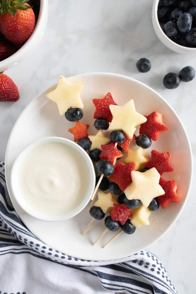 Easy 4th Of July Fruit Kabobs With Yogurt Dip House Of Nash Eats 1336