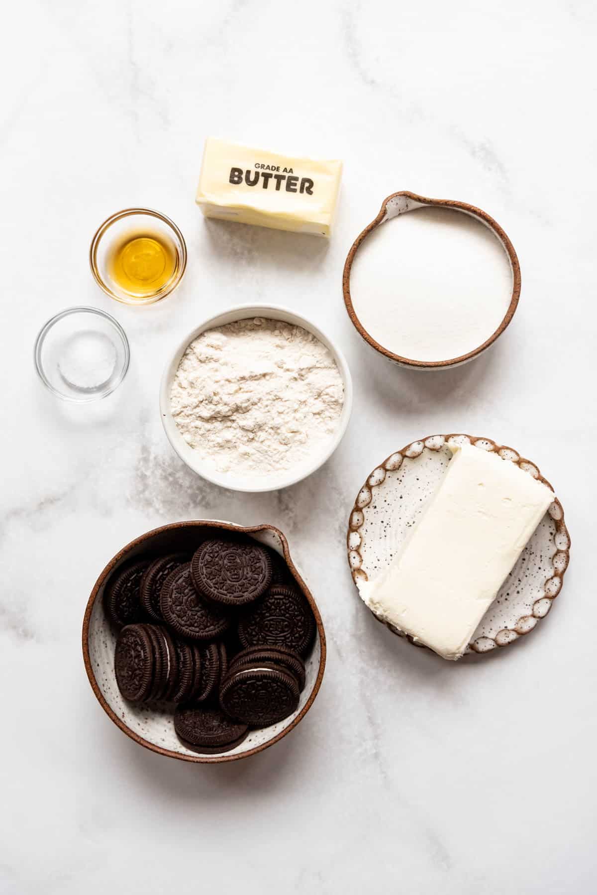 Ingredients for Oreo cheesecake cookies.