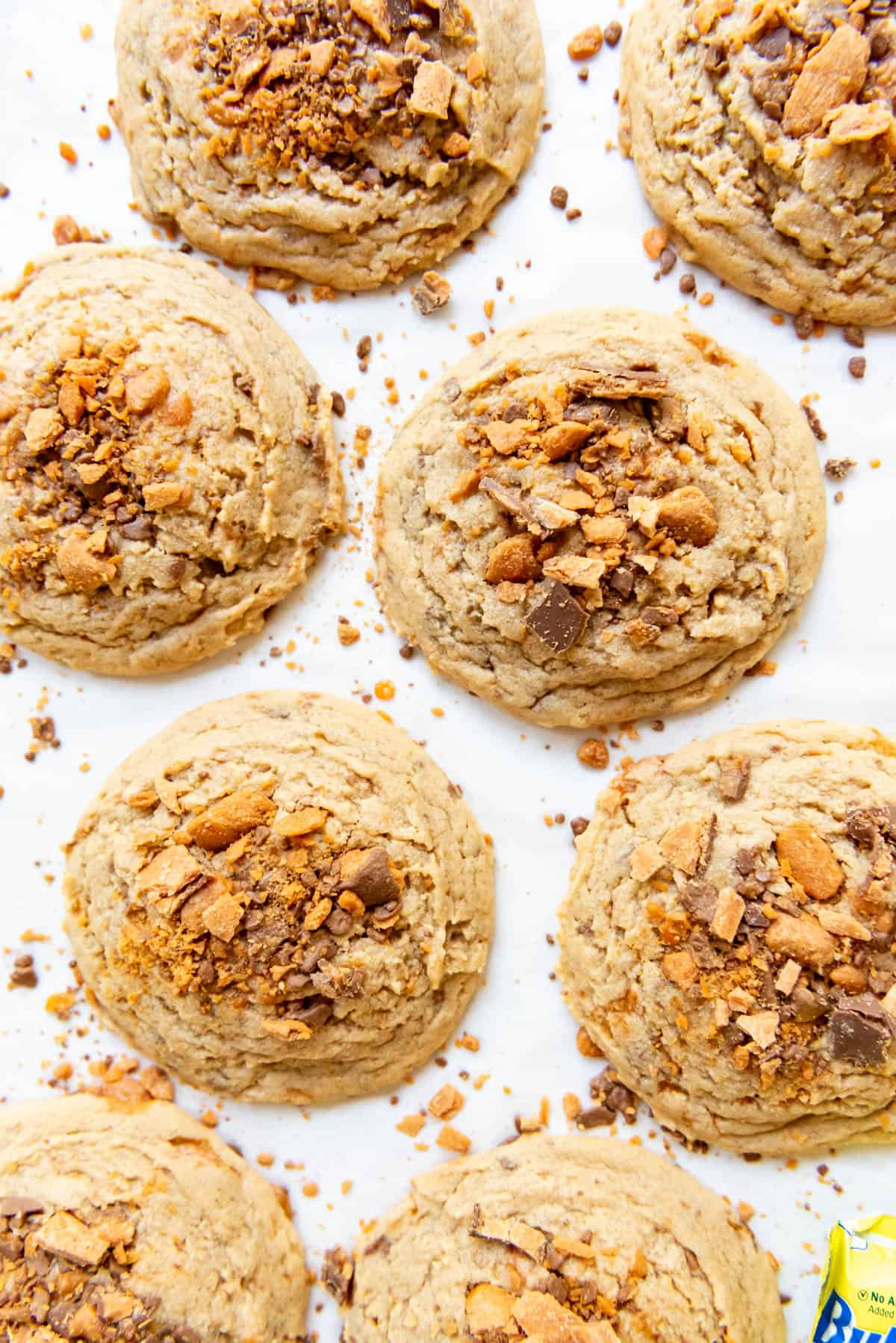 An overheat image of peanut butter butterfingers cookies.