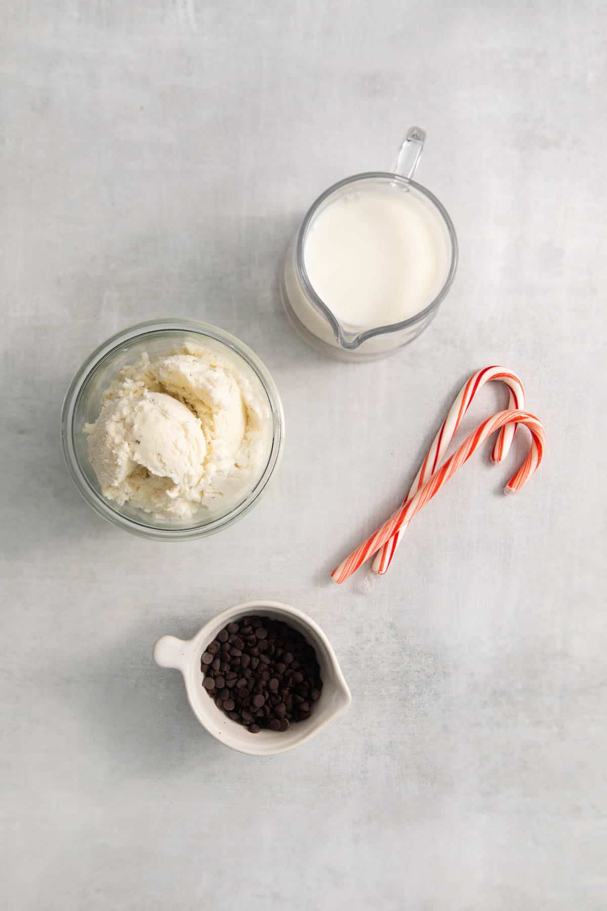 Ingredients for a peppermint milkshake.