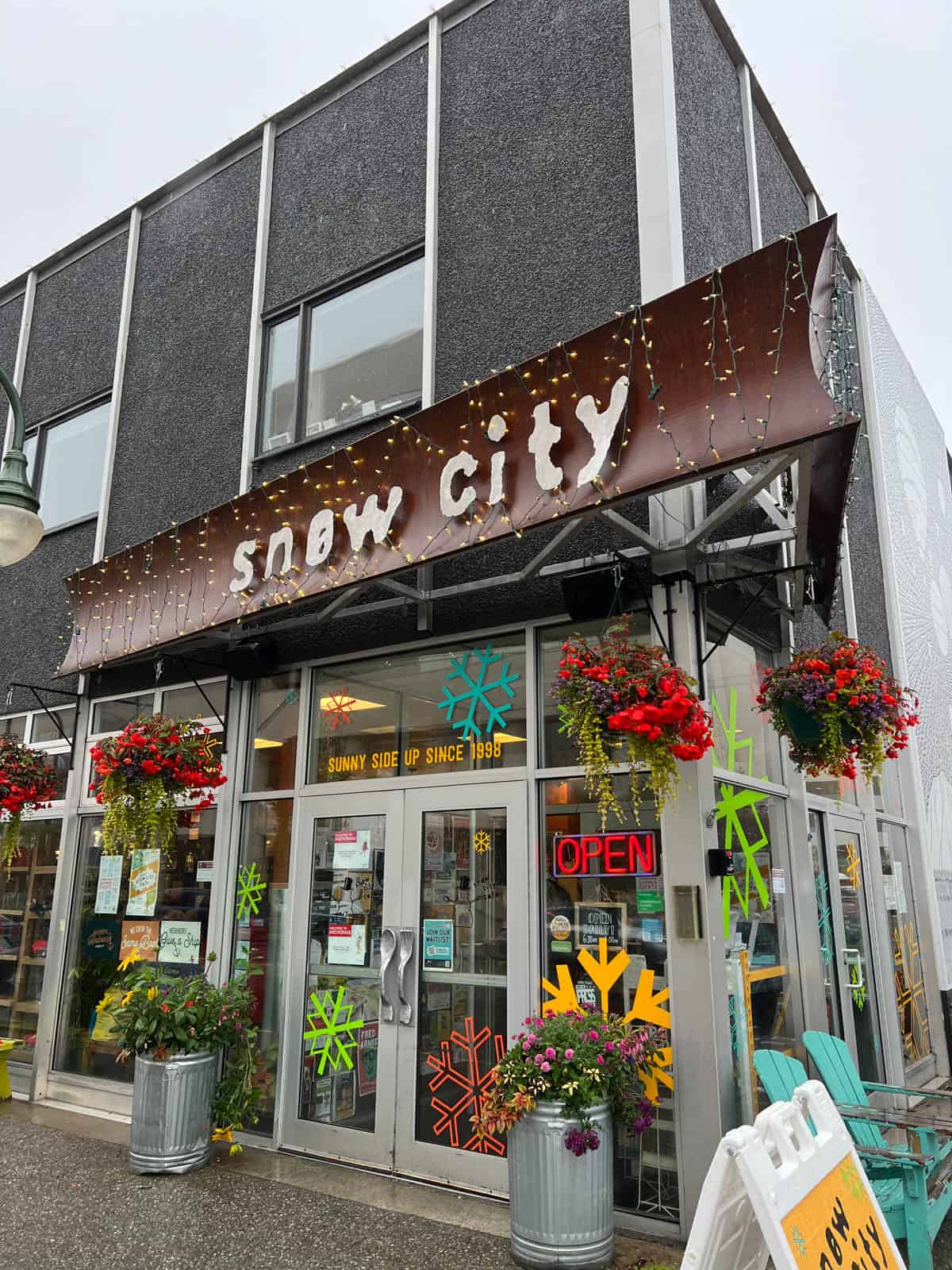 An image of the exterior of Snow City Cafe in downtown Anchorage, Alaska.