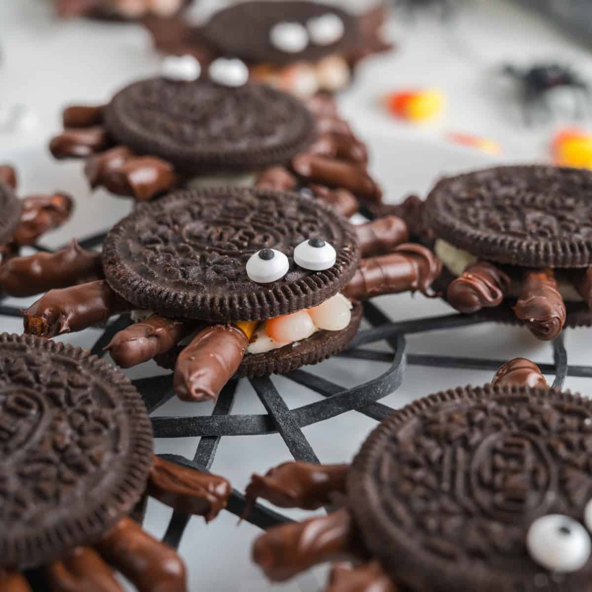 Halloween Oreo Spiders