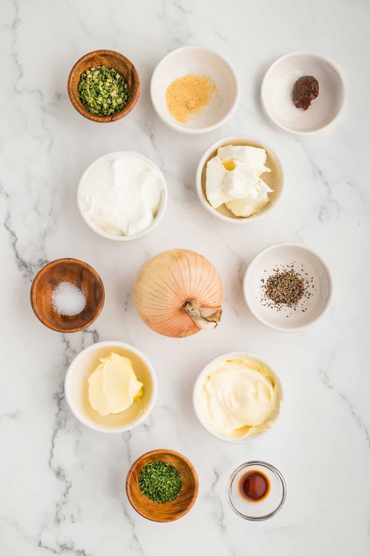 An image of the ingredients for making french onion dip.