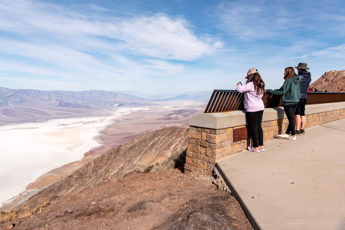 A family looking out over Death Valley from Dante's View.