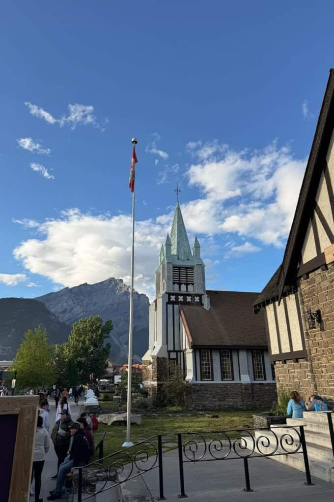 An image of the visitor's center in Banff, Canada.