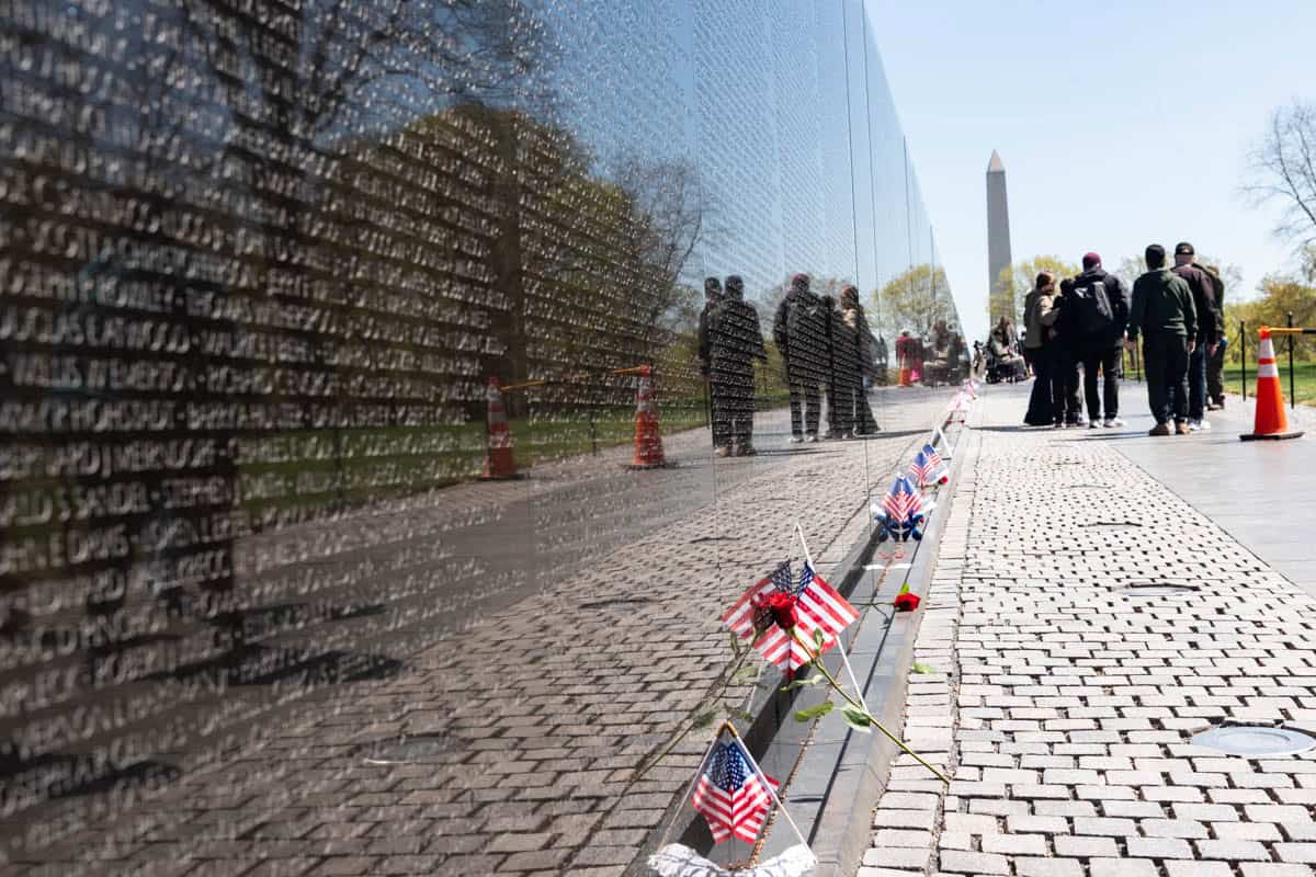 An image of the Vietnam Memorial in Washington D.C.