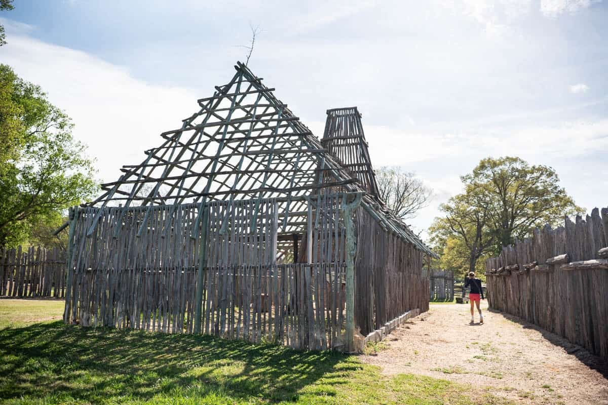 An image of a framed building recreating the barracks at historic Jamestown, Virginia.