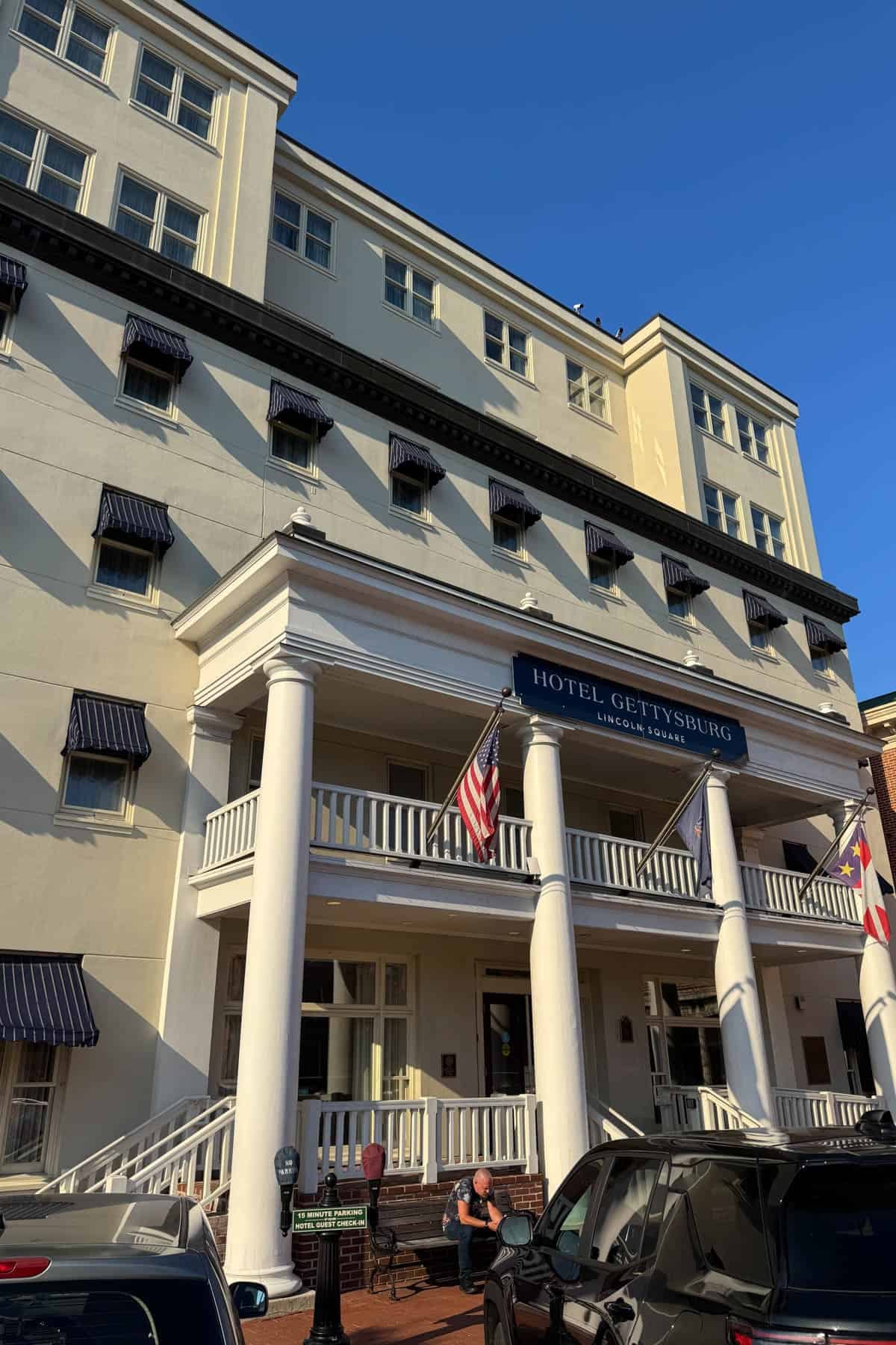 An image of the front of Hotel Gettysburg.